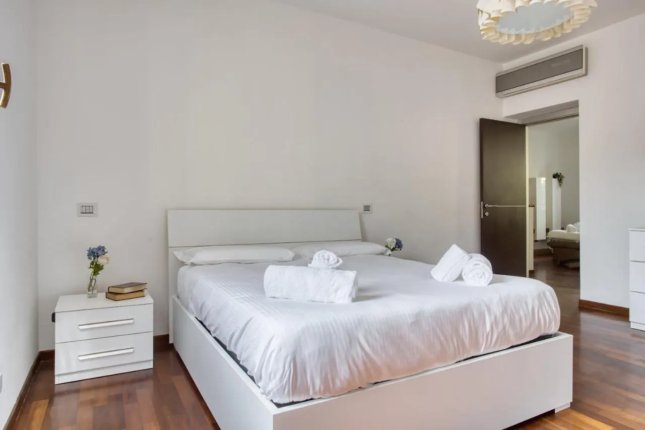 ミラノJoivy Tasteful Flat With Balconyアパートメント 0*, ミラノ イタリア