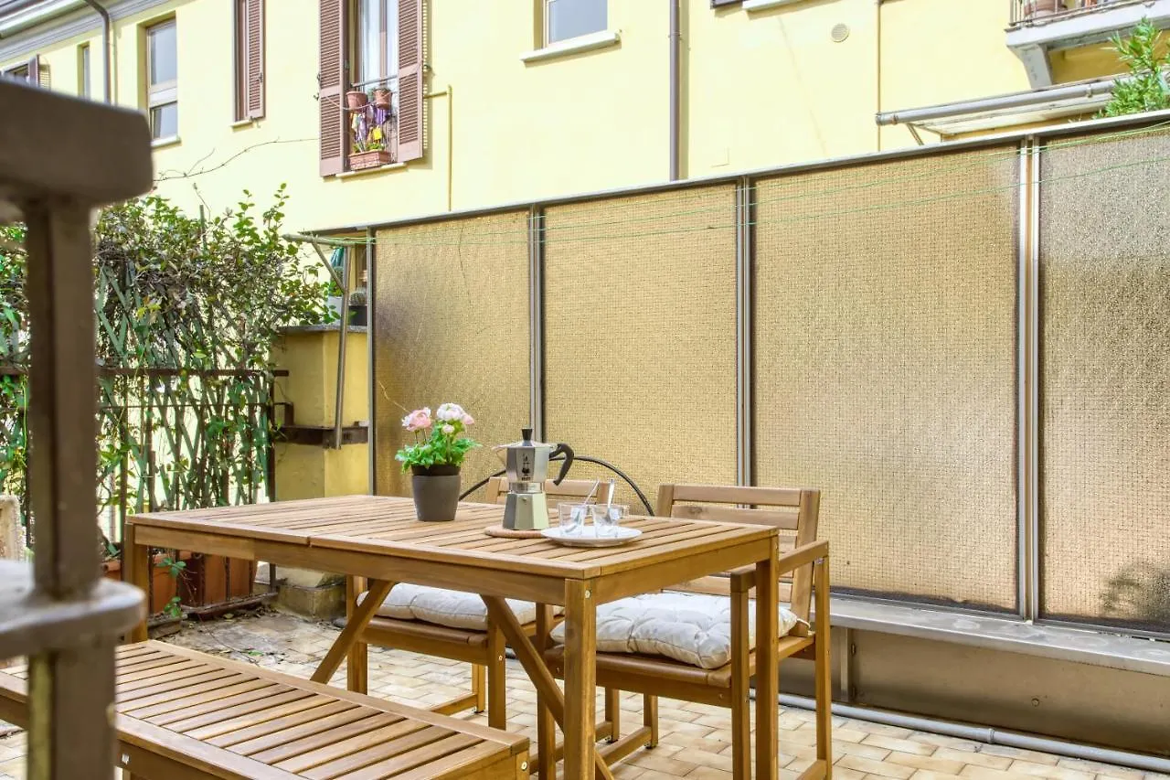 Apartmán Joivy Tasteful Flat With Balcony Milán